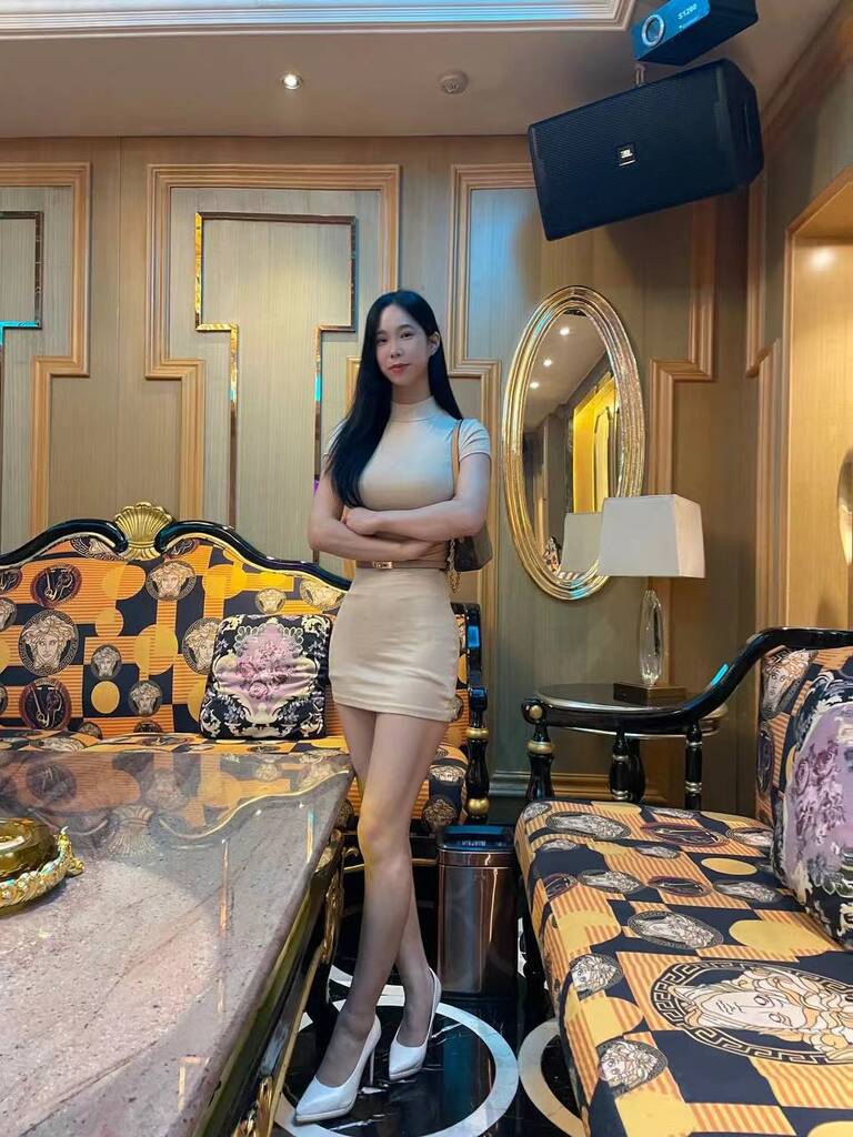 旧金山援交，个子高挑的韩国妹子！